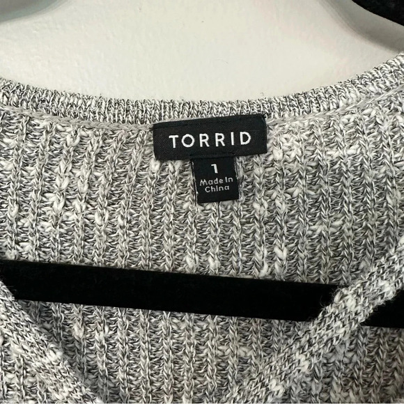 Torrid Criss Cross Gray Marled Long Sleeve Sweater Size 1 or 1X - Picture 6 of 11